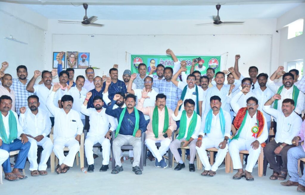 లంబాడీలపై జరుగుతున్న కుట్రలను తిప్పి కొట్టాలి