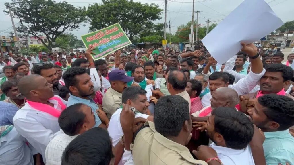 మాజీమంత్రి ఎర్రబెల్లి అరెస్ట్.. తీవ్ర ఉద్రిక్తత!
