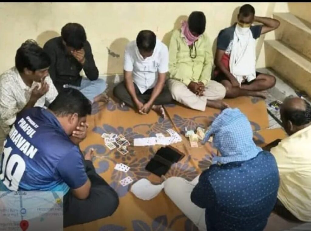 పేకాటరాయులపై, టాస్క్ ఫోర్స్ పోలీసుల దాడులు