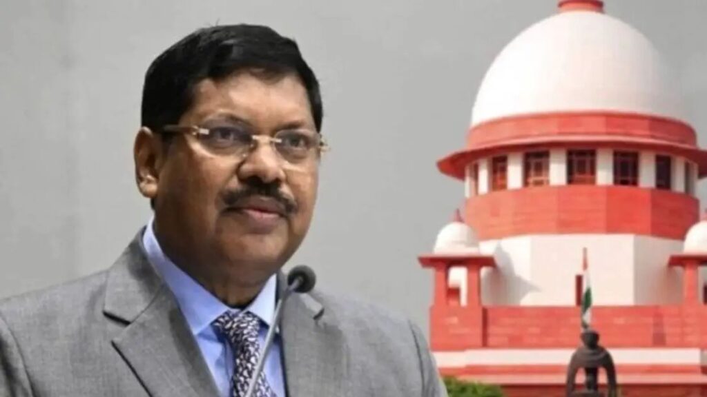 న్యాయవాది CJIపై చెప్పులు విసిరేందుకు యత్నం! సుప్రీం కోర్టులో హై టెన్షన్..