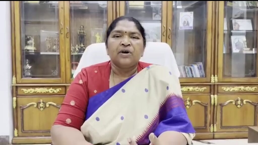స్థానిక ఎన్నికల్లో..!! బీసీల రిజర్వేషన్లు తగ్గించి..!? గొంతు కోసింది బీఆర్‌ఎస్సే..!?