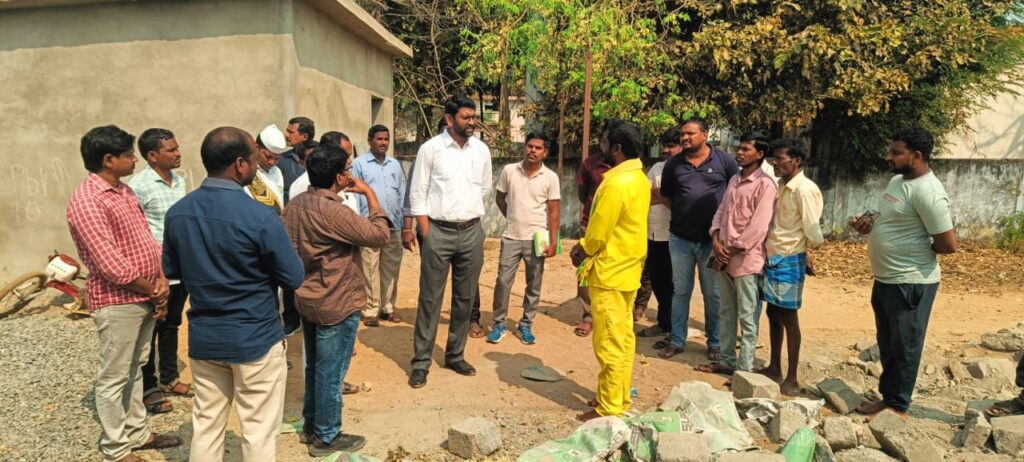 మార్కోడు ఆశ్రమ పాఠశాలను ఆకస్మికంగా తనిఖీ చేసిన జిల్లా కలెక్టర్