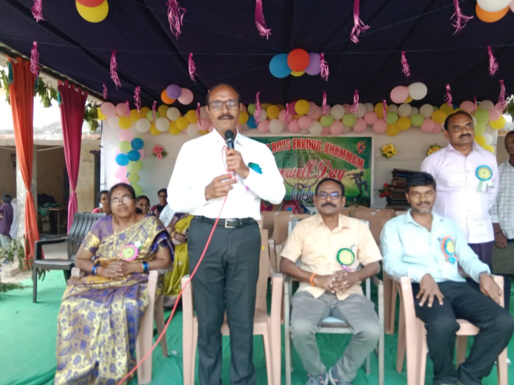 గురుకుల ప్రతిష్టను నిలబెట్టే బాధ్యత విద్యార్థులదే: ఎంఈఓ నాగిరెడ్డి
