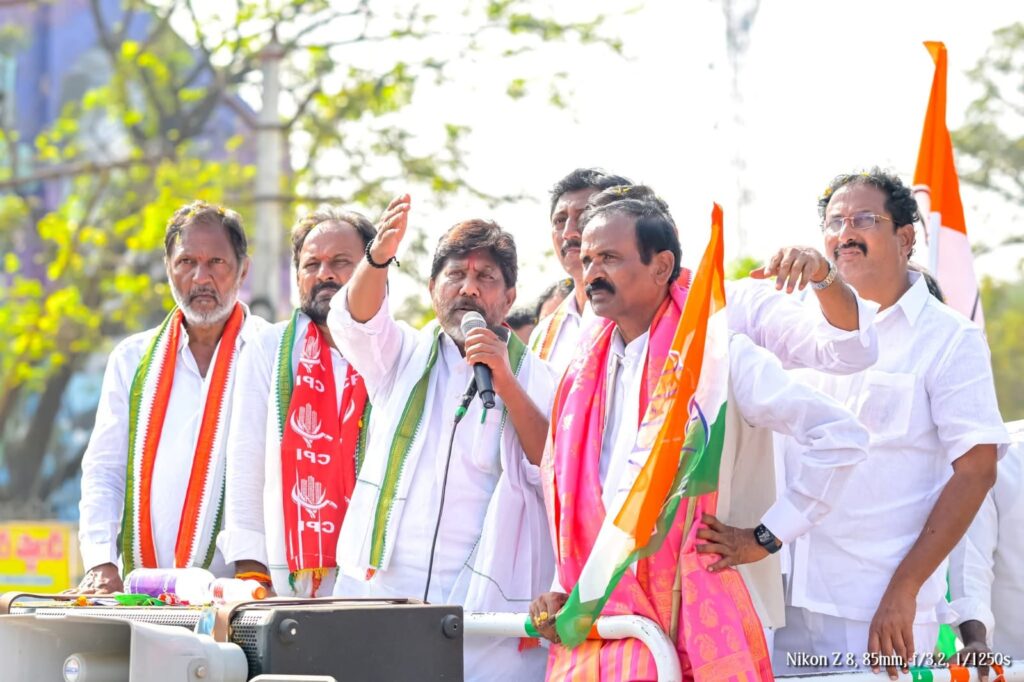 పదేళ్ల దోపిడీకా? అభివృద్ధి, సంక్షేమానికా? ఆలోచించి ఓటు వేయండి
