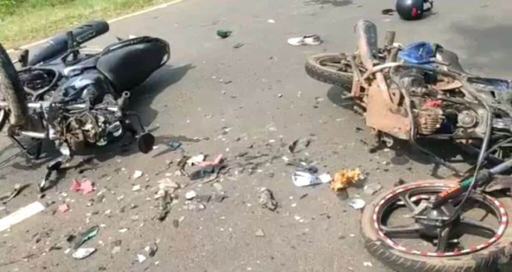 బైక్ ను ఢీకొట్టిన బైకు… ఆరుగురికి తీవ్ర గాయాలు..