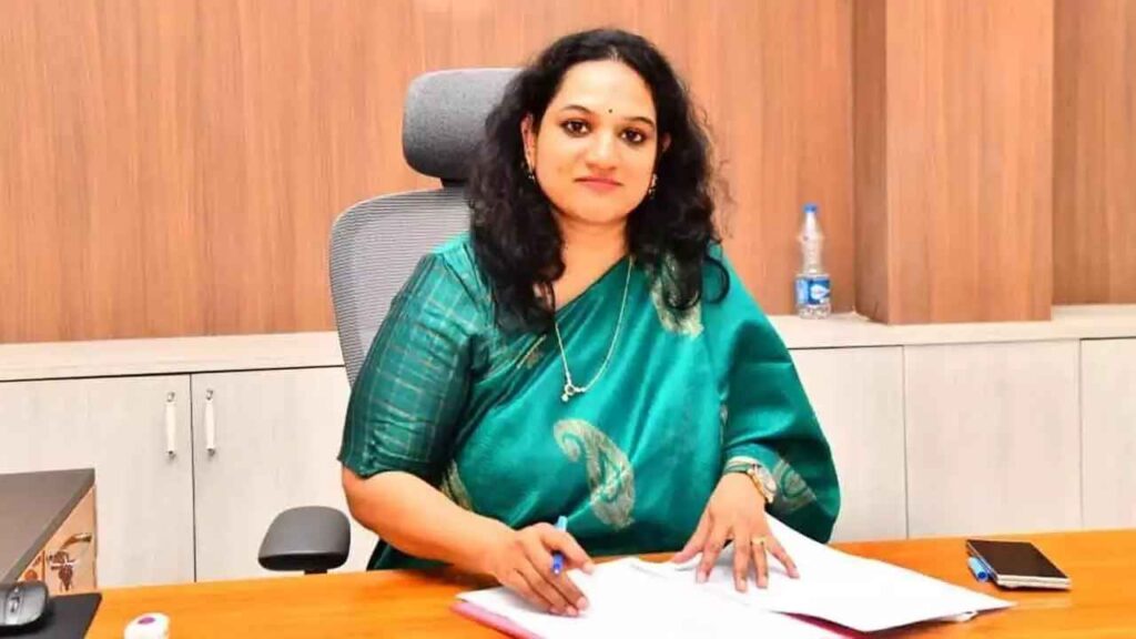 రోడ్లపై చెత్త కనిపిస్తే తాట తీస్తానంటూ వార్నింగ్…