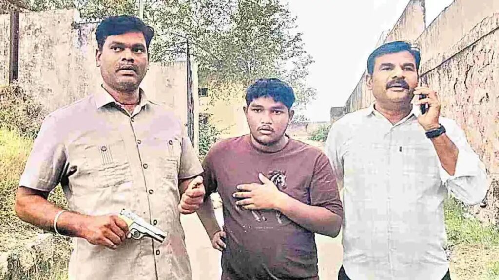 పిస్టల్‌తో పోలీసులపై కాల్పుల యత్నం