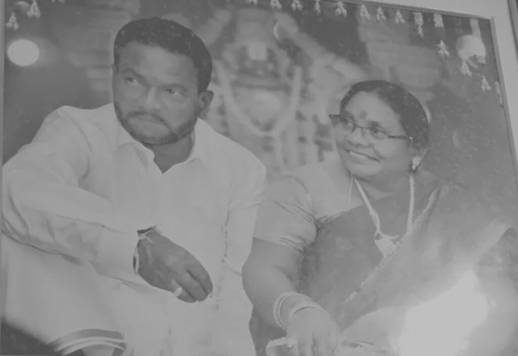 అనుమానంతో కట్టుకున్న భార్యనే…