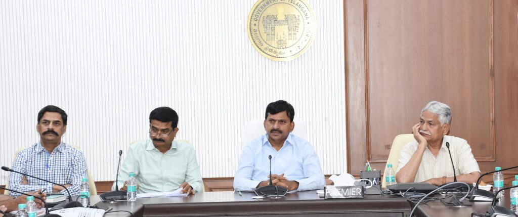 జూన్ 2 నాటికి జర్నలిస్ట్ల ఇళ్ల స్ధలాల సమస్యకు పరిష్కారం