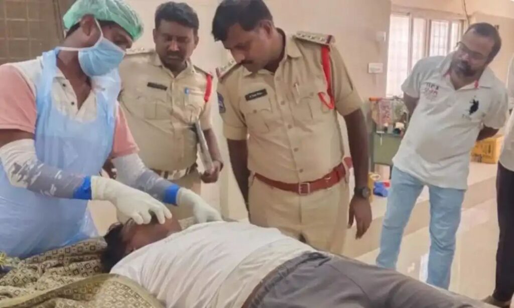 ఒత్తిడి తట్టుకోలేక ప్రభుత్వ ఉద్యోగి బలవన్మరణం…