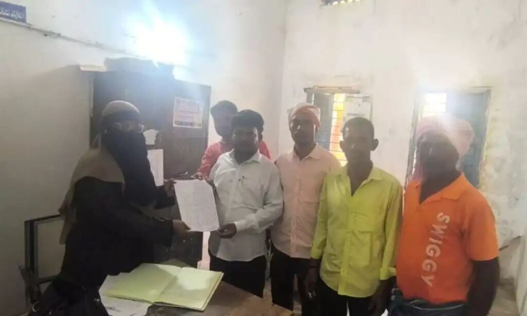 మహబూబాబాద్ జిల్లాలో ‘చేతబడి’ కలకలం: అర్ధరాత్రి నగ్నంగా తిరుగుతూ..