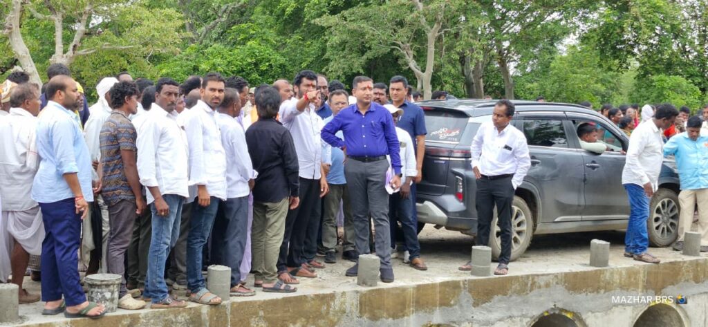 రూ. 1.50 కోట్లతో నిర్మిస్తున్న కొత్తపల్లి బ్రిడ్జి ని పరిశీలించిన బోథ్ ఎమ్మెల్యే అనిల్ జాదవ్