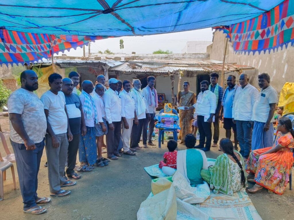 బాధిత కుటుంబానికి అండగా ఎస్‌ఆర్‌ఆర్ ఫౌండేషన్