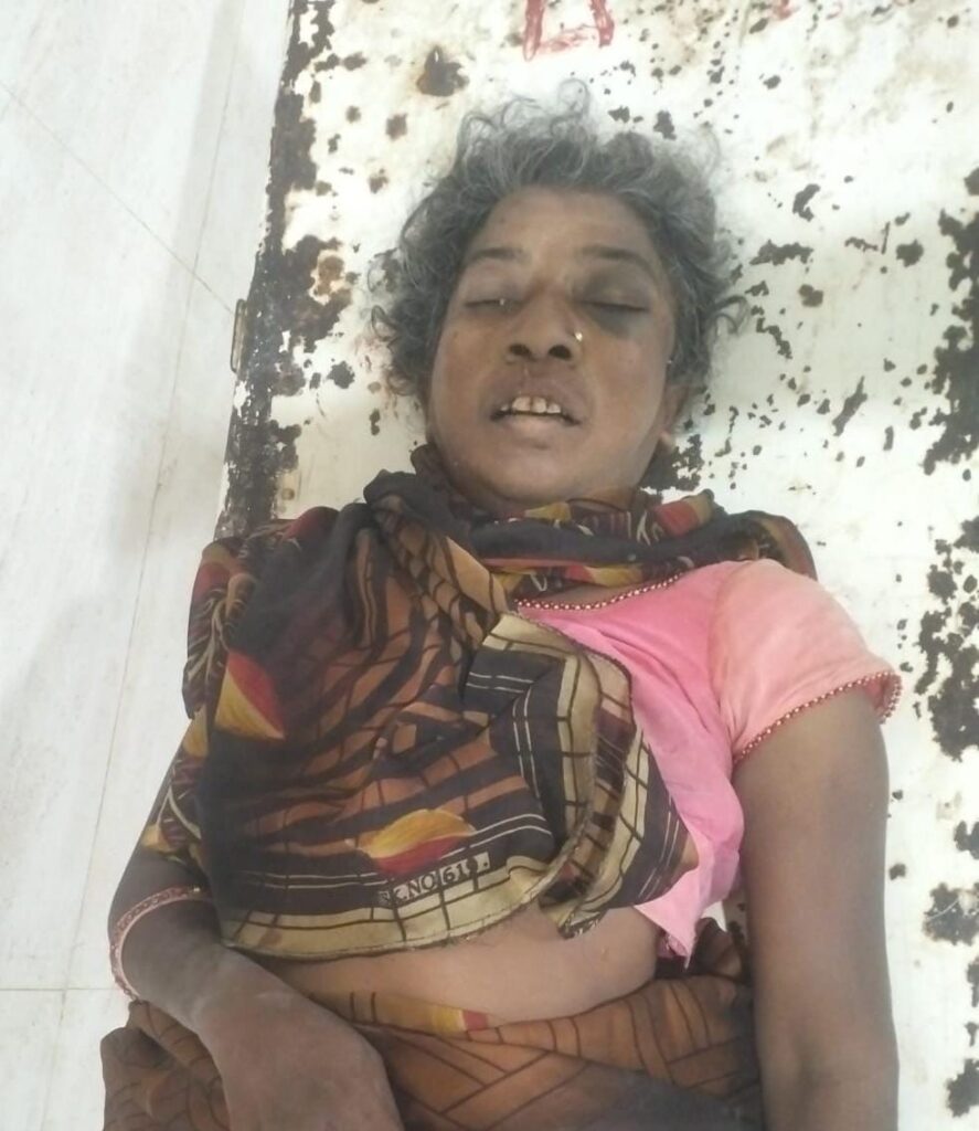 రోడ్డు ప్రమాదంలో గుర్తుతెలియని మహిళ మృతి