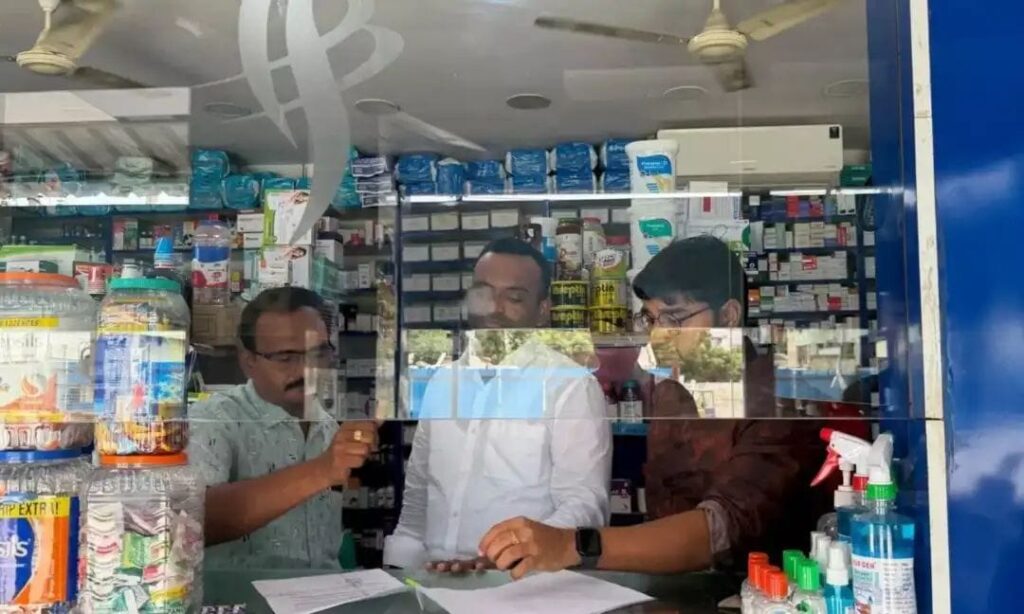 ప్రిస్క్రిప్షన్ లేకుండా మత్తు టాబ్లెట్ల విక్రయం.. మెడికల్ షాపు సీజ్!