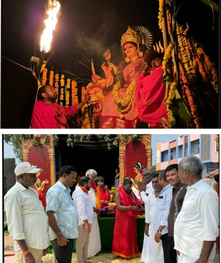 కోనాపూర్‌లో దుర్గామాత చీరల వేలం.. రూ.2.25 లక్షల ఆదాయం!