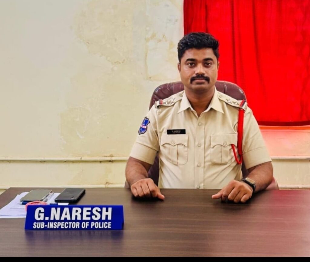 తుఫాను హెచ్చరిక.. అత్యవసరమైతేనే బయటకు రండి